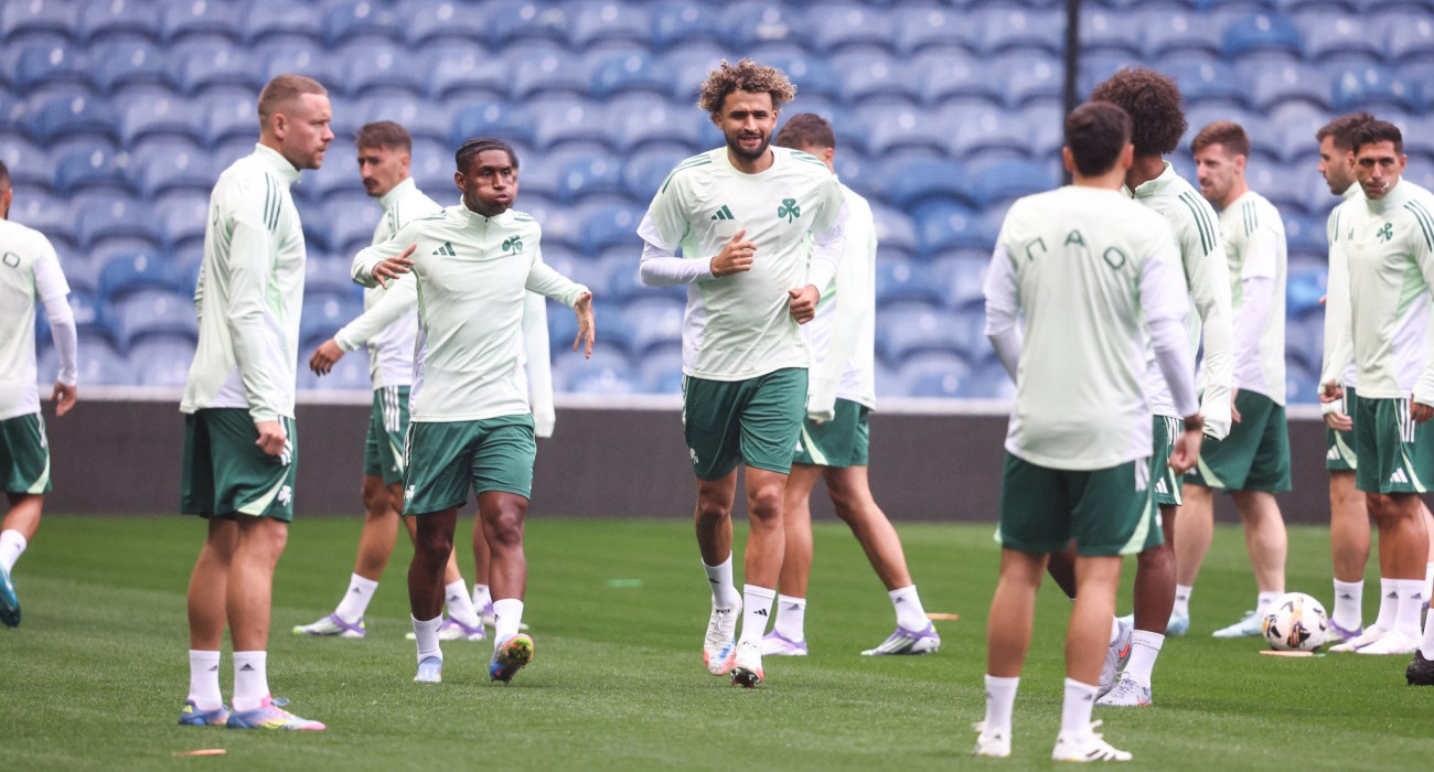 Οι παίκτες του Παναθηναϊκού κατά την προπόνησή τους στο γήπεδο της Ρέιντζερς - ΠΗΓΗ: Eurokinissi