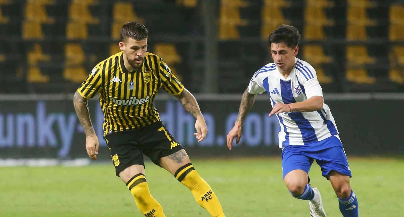 Ο Κάρλες Πέρεθ με τη φανέλα του Άρη/Πηγή: Intime