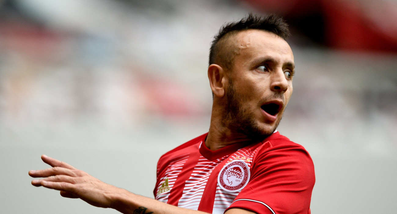 Ο Ραφίνια με τη φανέλα του Ολυμπιακού / Πηγή: Eurokinissi