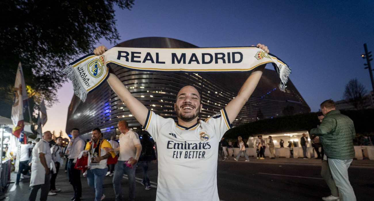 Φίλαθλος της Ρεάλ έξω από το «Μπερναμπέου» / Πηγή: Imago