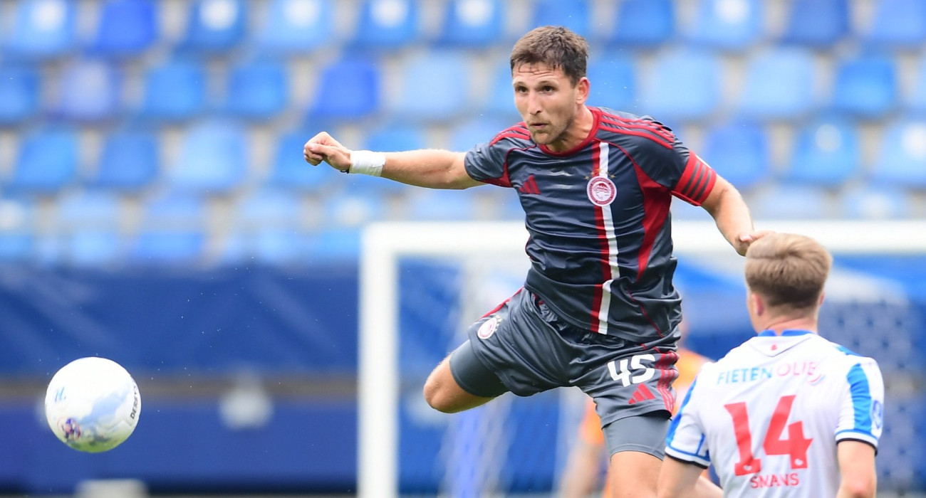 Ο Παναγιώτης Ρέτσος στο φιλικό του Ολυμπιακού με τη Χέρενφεν / Πηγή: Eurokinissi