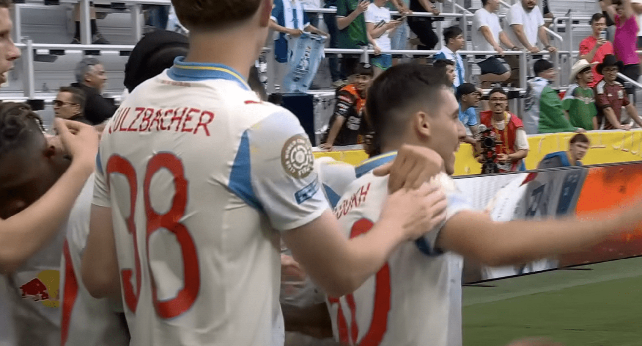 Οι παίκτες της Σάλτσμπουργκ πανηγυρίζουν / Πηγή: Printscreen