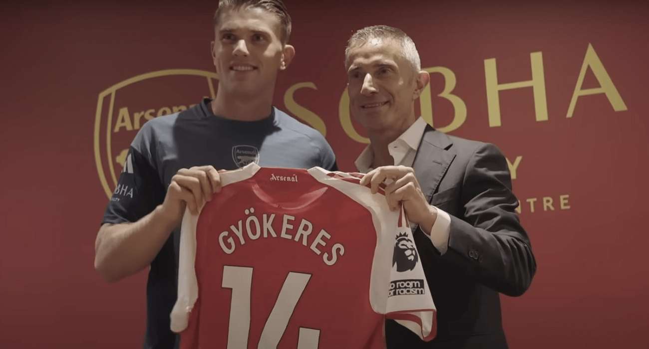 O Bίκτορ Γιόκερες με τον αθλητικό διευθυντή της Άρσεναλ, Αντρέα Μπέρτα / Πηγή: Printscreen