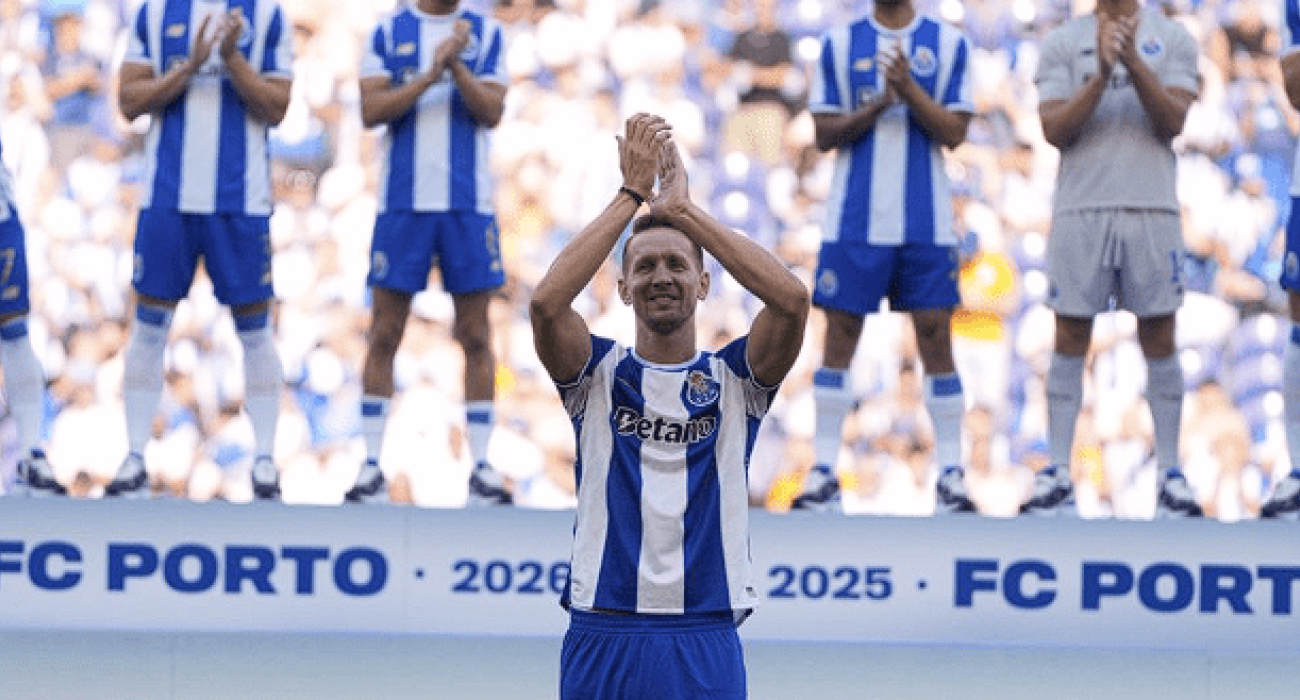 Ο Λοούκ Ντε Γιόνγκ με την φανέλα της Πόρτο / Πηγή: Printscreen