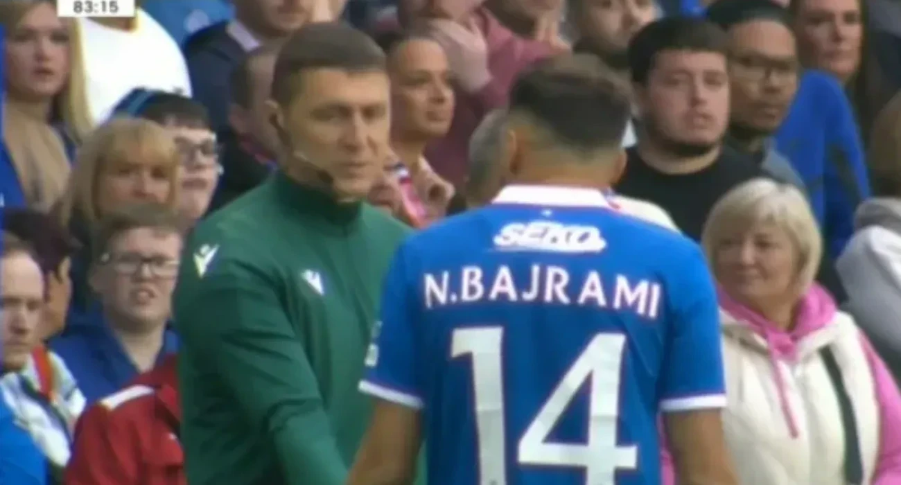 Ο Μπαϊράμι έξαλλος κατά την διάρκεια της αλλαγής του / Πηγή: Printscreen