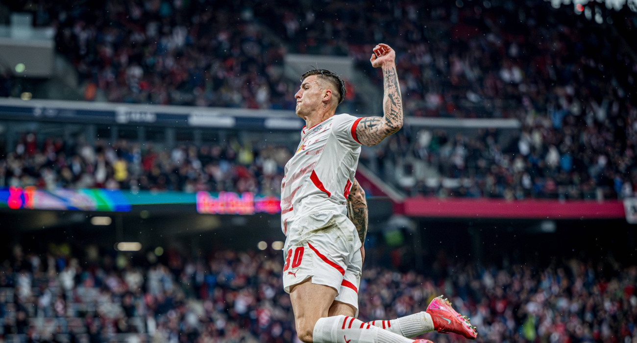 Ο Μπέντζαμιν Σέσκο πανηγυρίζει με τη Λειψία / Πηγή: Imago