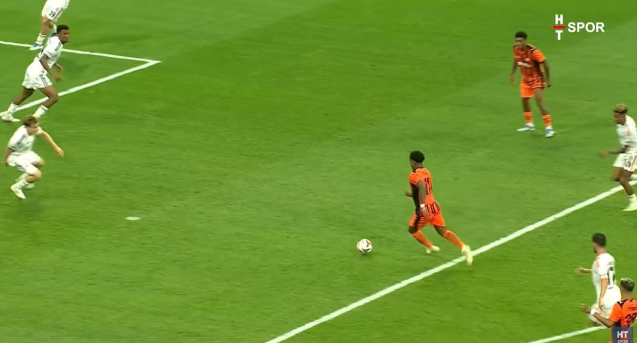 Ο Κέβιν της Σαχτάρ λίγο πριν το 1-0 επί της Μπεσίκτας - screenshot