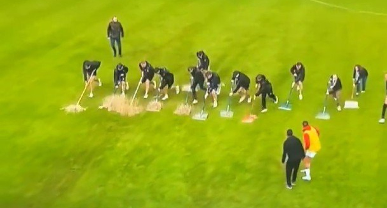 Οι οπαδοί της Ααράου εν ώρα δράσης / Screenshot