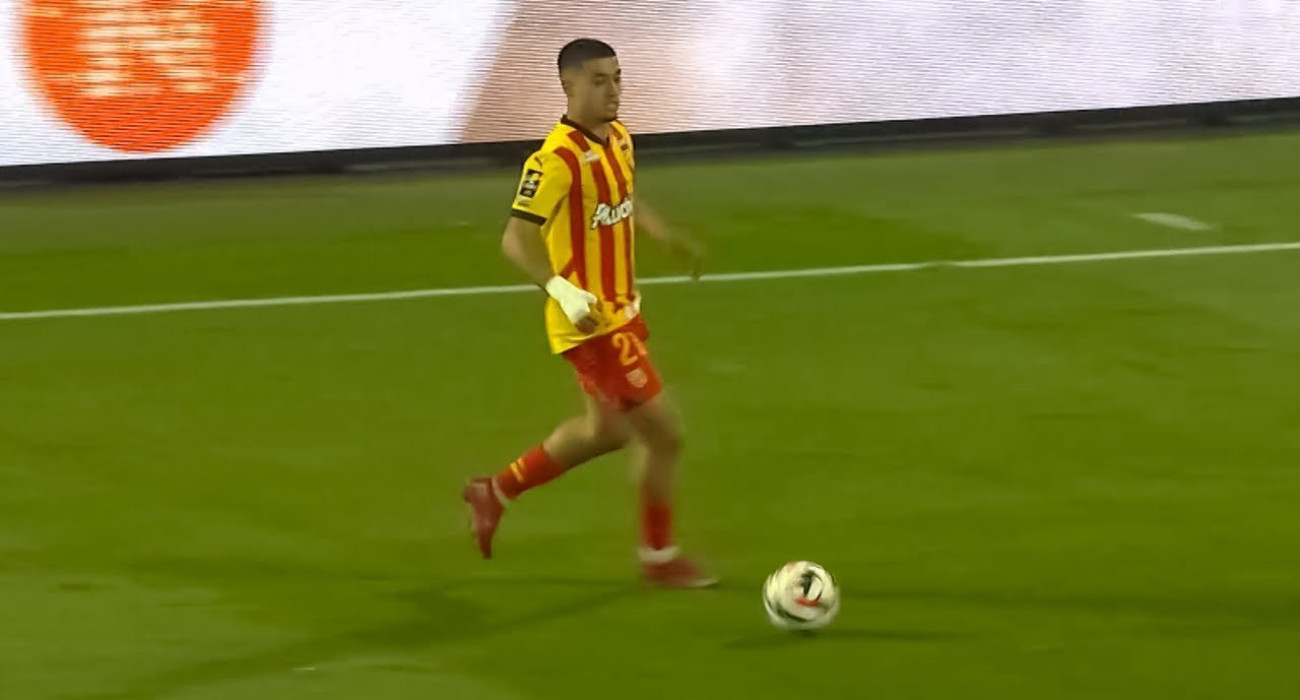 Ο Ανάς Ζαρουρί σε αγώνα της Λανς / Πηγή: Screenshot