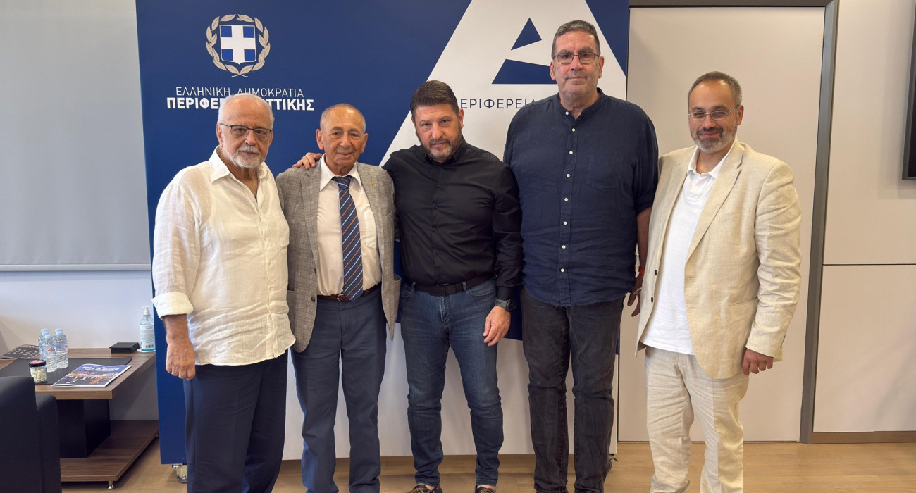 Υπογραφή σύμβασης από τον Περιφερειάρχη Αττικής Νίκο Χαρδαλιά για την αναβάθμιση του κλειστού γυμναστηρίου «Κροίσος Πέρσης» / Πηγή: Intime