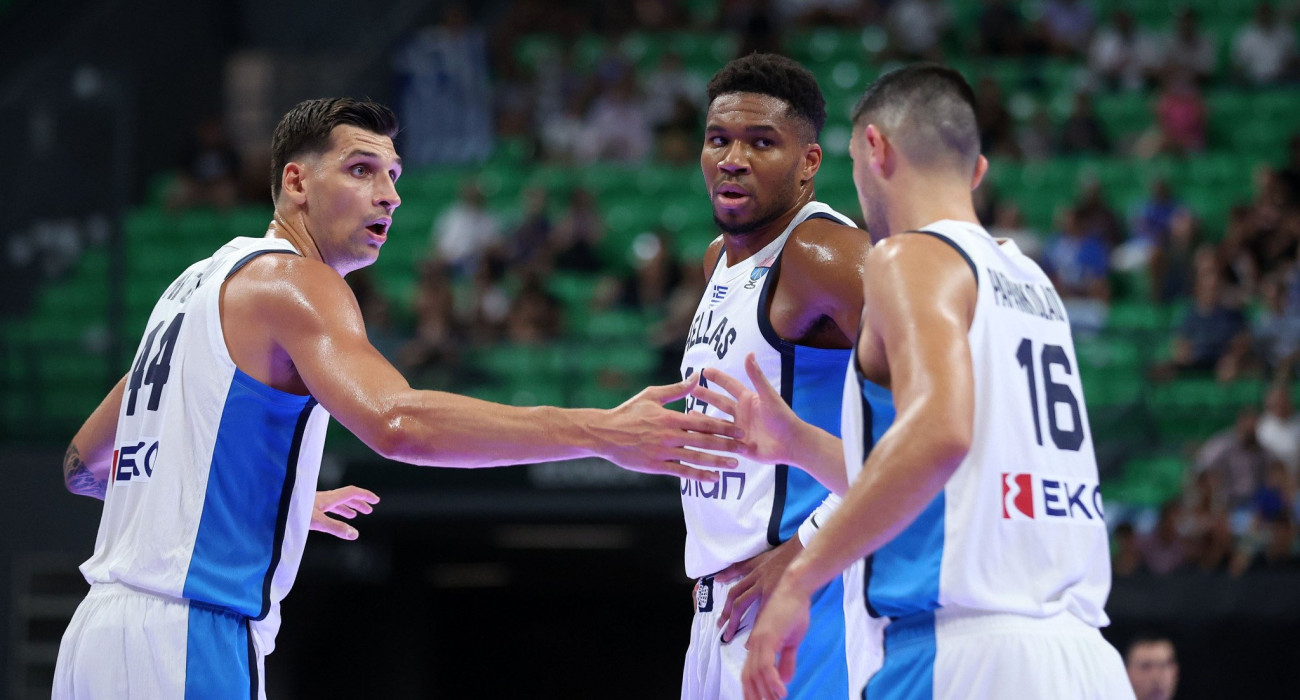 Ο Γιάννης Αντετοκούνμπο, ο Ντίνος Μήτογλου και ο Κώστας Παπανικολάου/ Πηγή: Intime