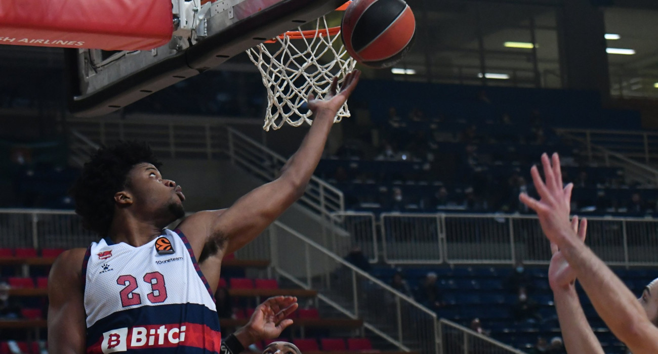 Ο Στίβεν Ίνοχ με τη φανέλα της Μπασκόνια/Πηγή: Eurokinissi