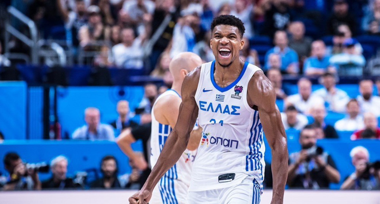 Ο Γιάννης Αντετοκούνμπο περιμένει για να πανηγυρίσει ξανά με την Εθνική / Πηγή: Eurokinissi