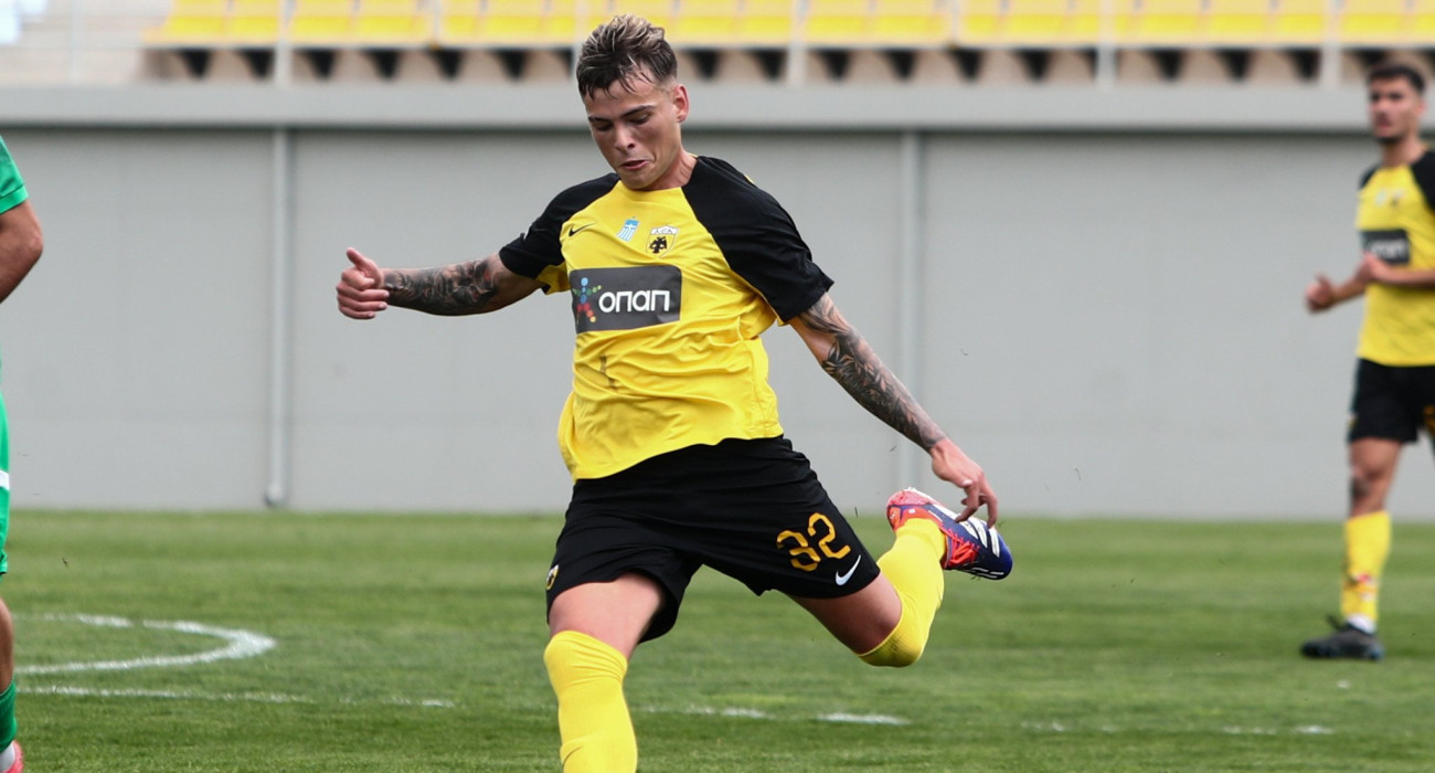 Ο Ελιάν Σόσα με τη φανέλα της ΑΕΚ / Πηγή: Eurokinissi