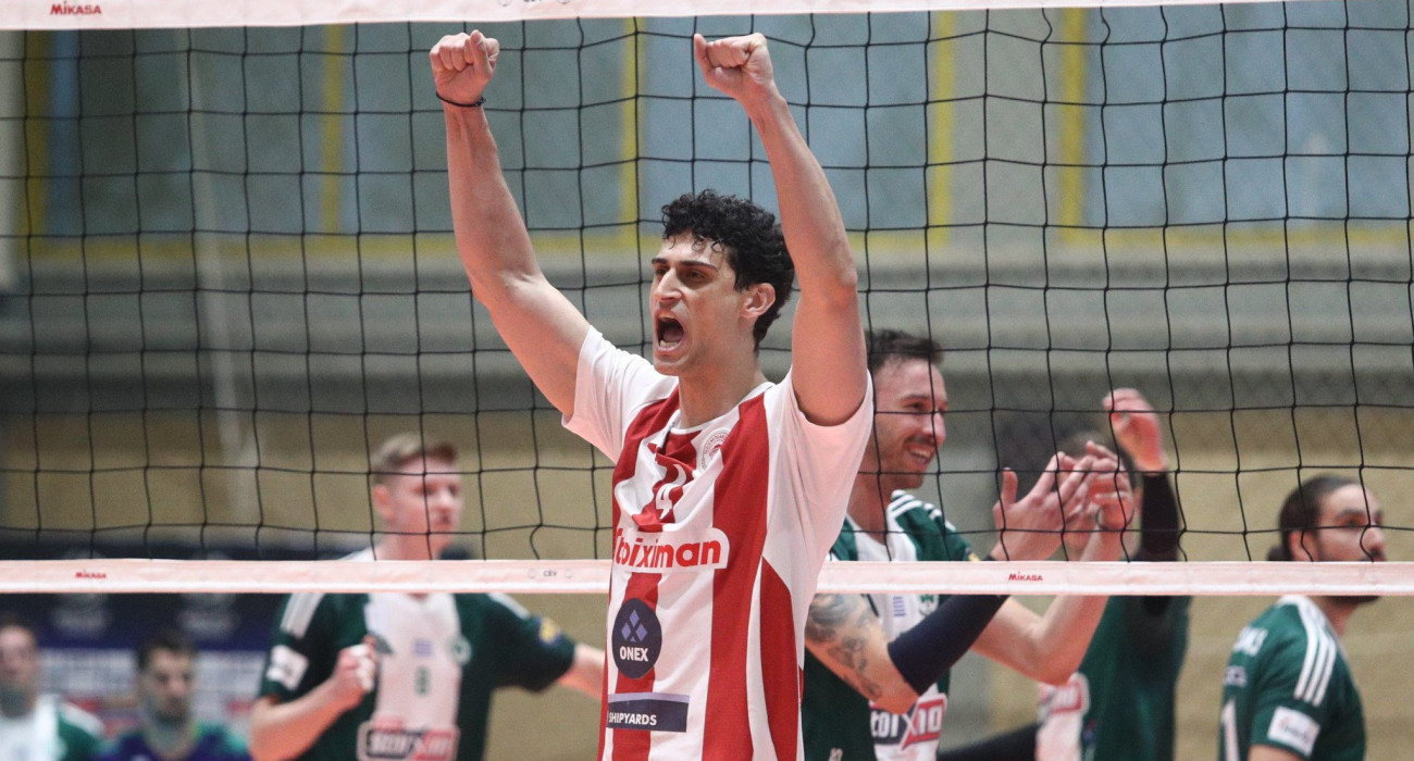 Ο Βασίλης Κωστόπουλος στον αγ΄΄ωνα του Ολυμπιακού με τον Παναθηναϊκό στον πρώτο τελικό της Volley League / Πηγή: Eurokinissi
