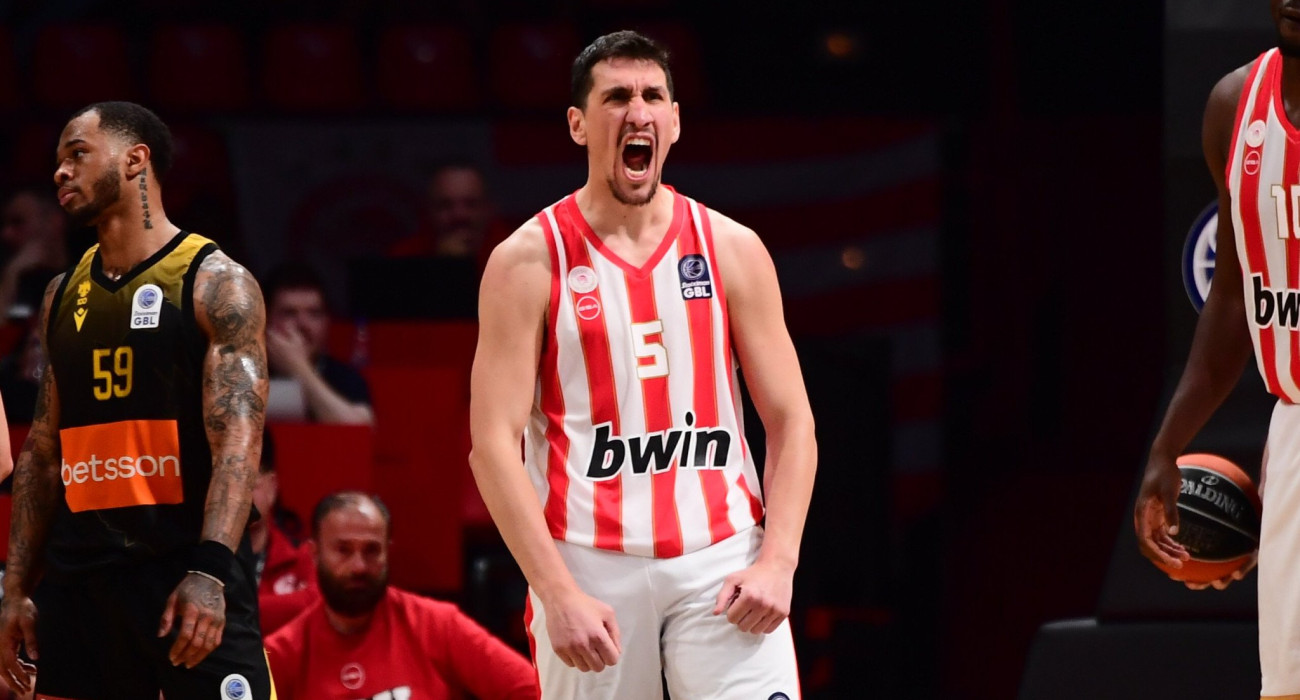 Ο Γιαννούλης Λαρεντζάκης στον αγώνα του Ολυμπιακού με την ΑΕΚ για τη Stoiximan GBL / Πηγή: Eurokinissi