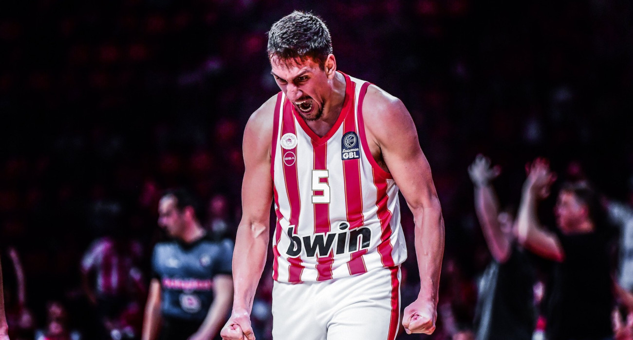 Ο Γιαννούλης Λαρεντζάκης στον αγώνα του Ολυμπιακού με την ΑΕΚ για τη Stoiximan GBL / Πηγή: Eurokinissi