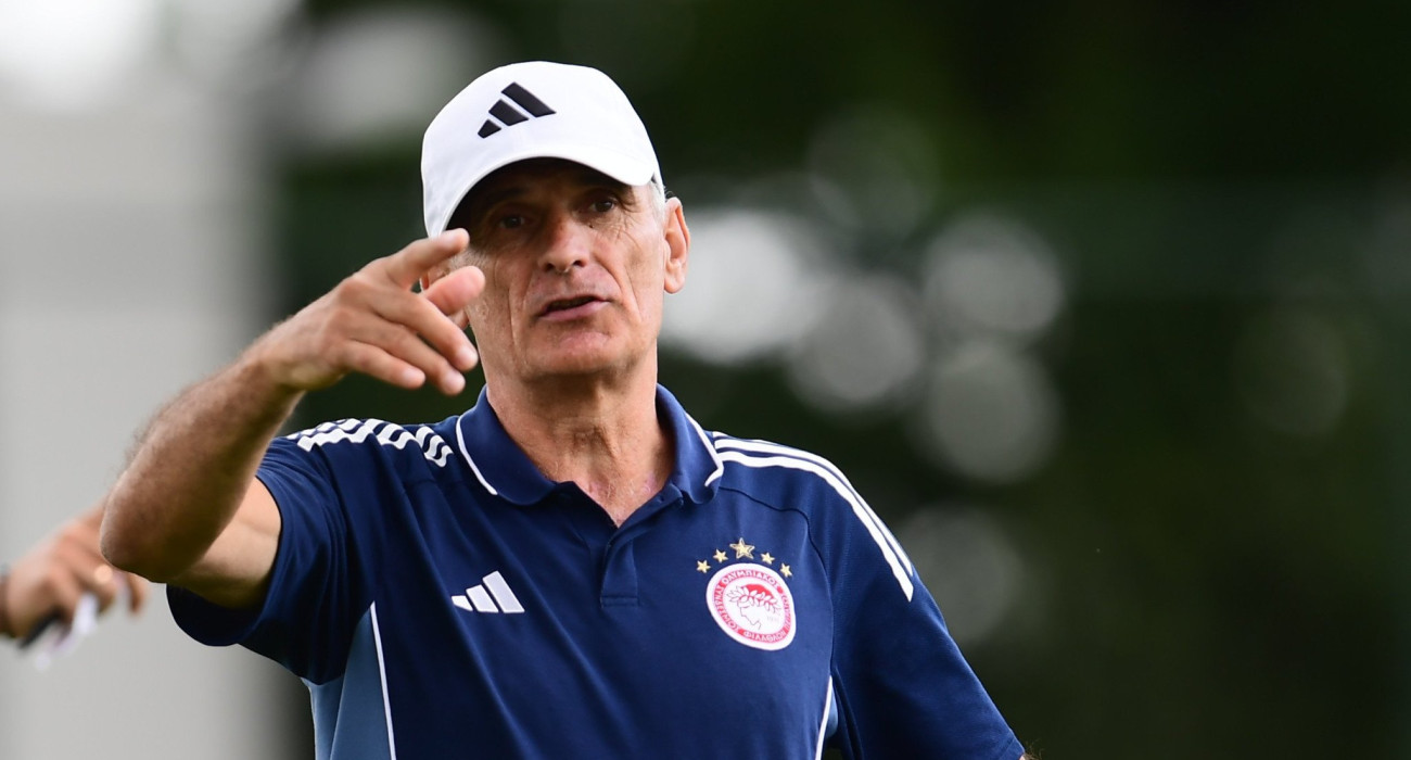 Ο Μεντιλίμπαρ ετοιμάζει τον Ολυμπιακό για την πρεμιέρα του πρωταθλήματος / Πηγή: Eurokinissi