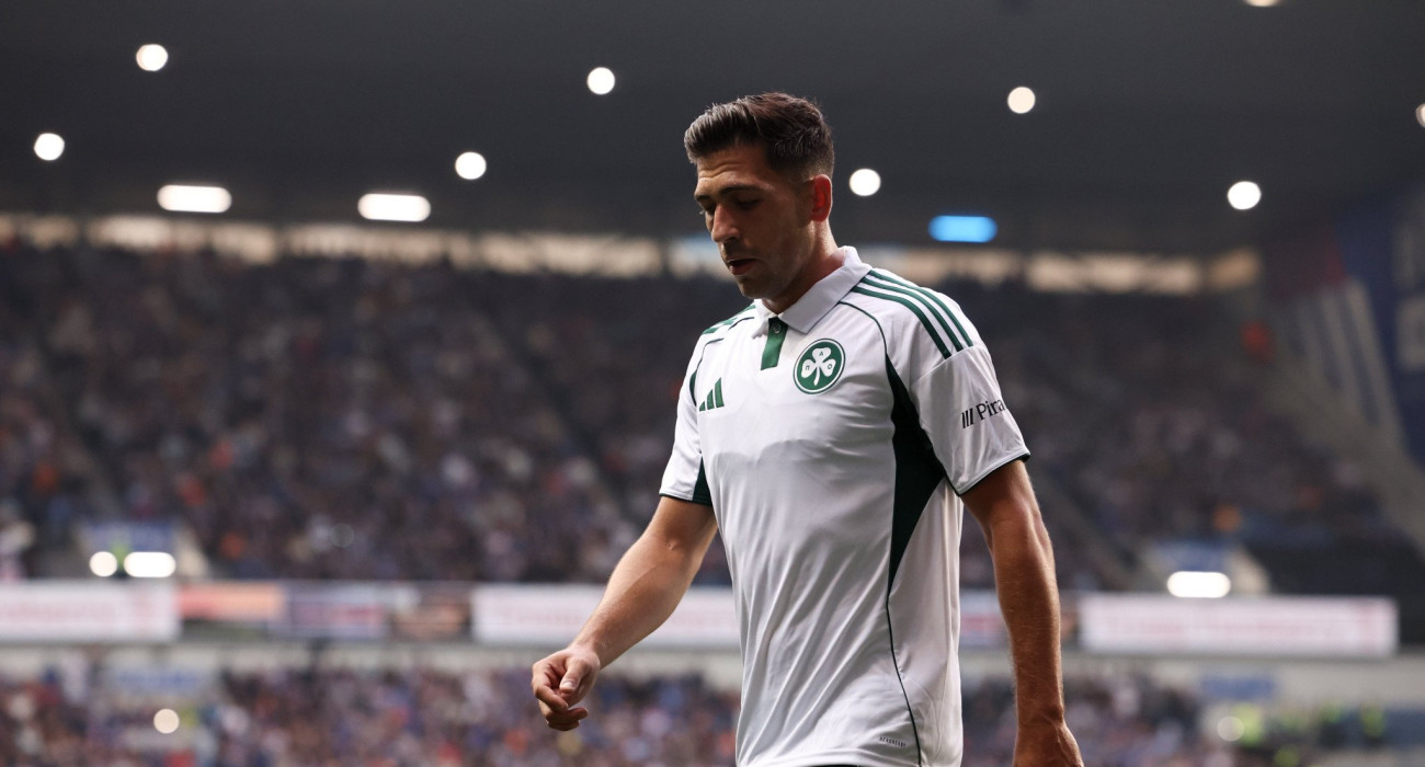 Ο Τάσος Μπακασέτας με τη φανέλα του Παναθηναϊκού, Πηγή: Eurokinissi