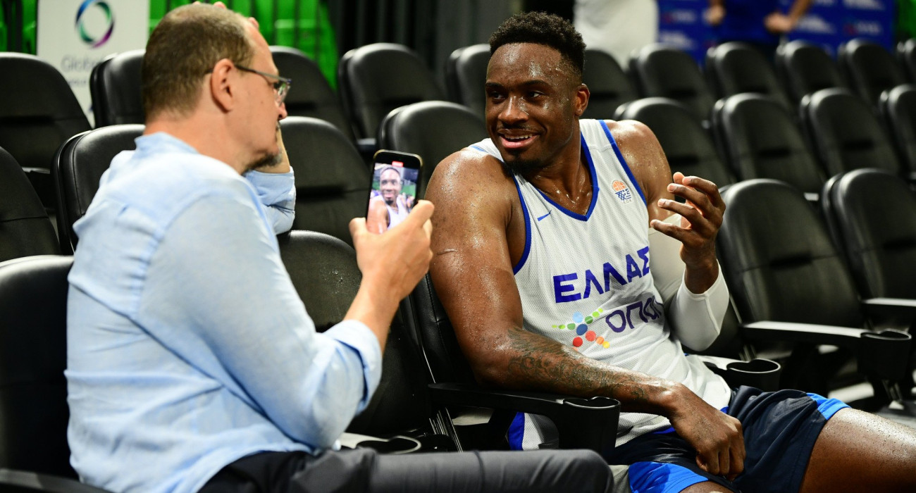 Ο Θανάσης Αντετοκούνμπο με τον Θανάση Ασπρούλια, Πηγή: Eurokinissi