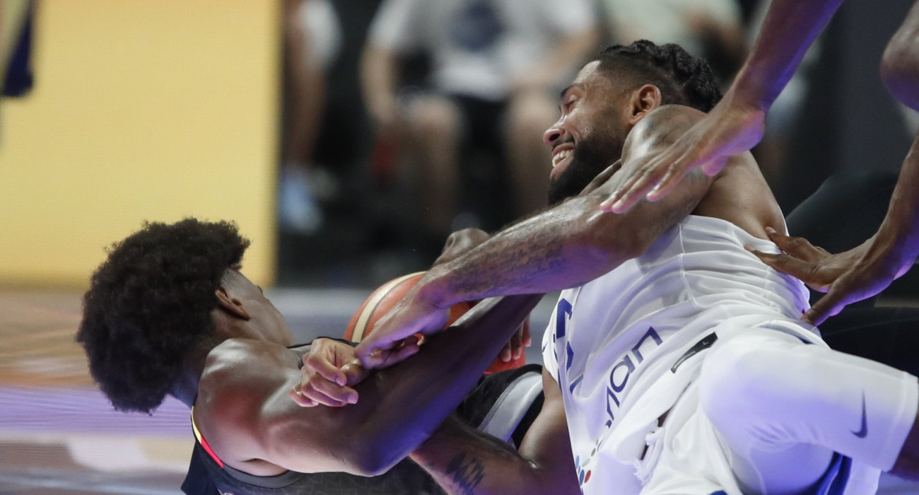 Ο Τάιλερ Ντόρσεϊ στον καυγά με τον Γκις, Πηγή: Eurokinissi