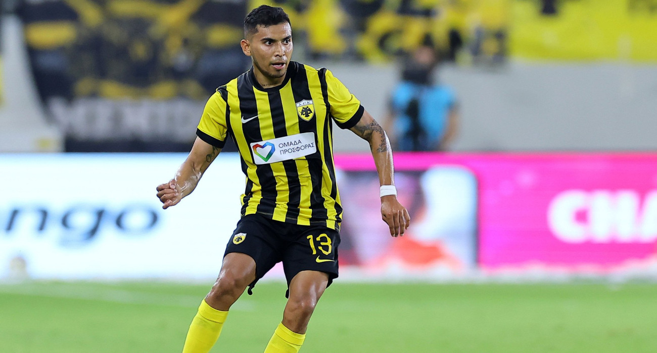 Ο Ορμπελίν Πινέδα με την φανέλα της ΑΕΚ - Πηγή: Eurokinissi