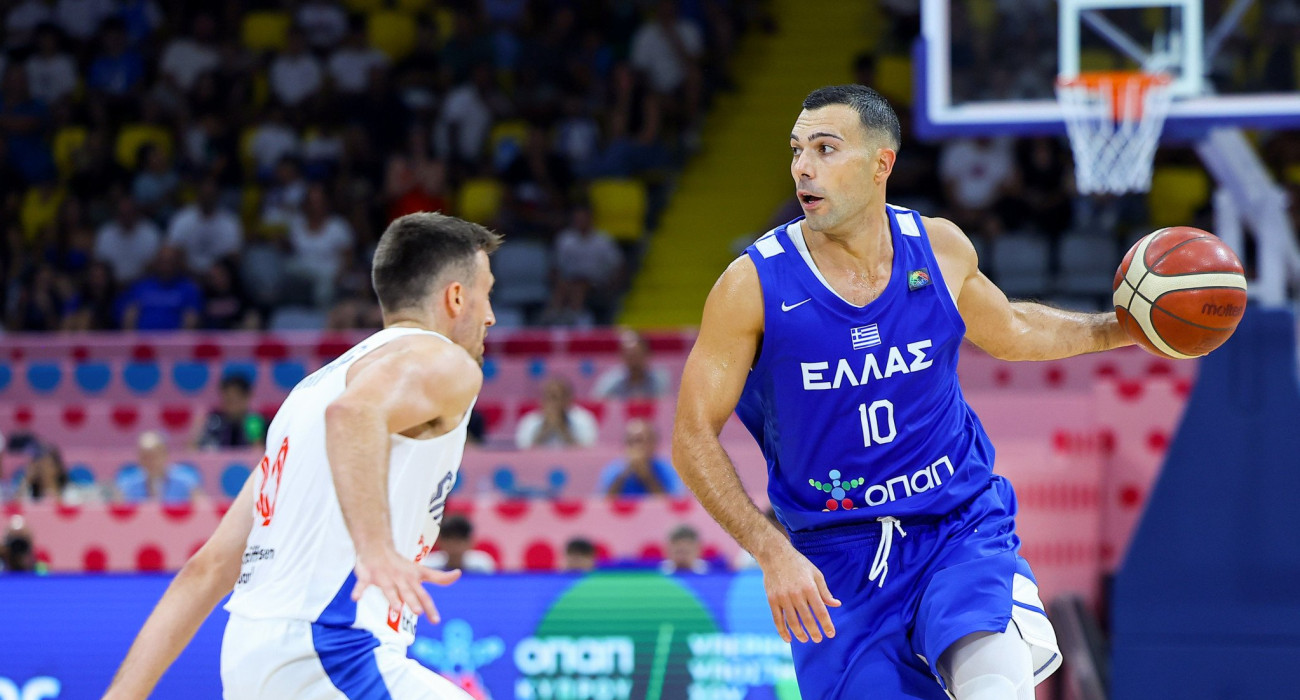 Ο Κώστας Σλούκας στο φιλικό της Ελλάδας με τη Σερβία, Πηγή: Eurokinissi