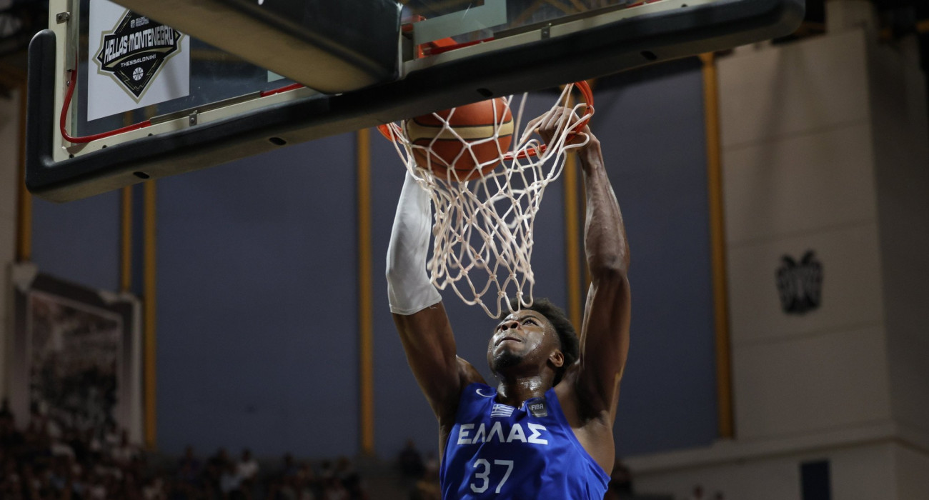 Ο Κώστας Αντετοκούνμπο με την Εθνική / Πηγή: Eurokinissi