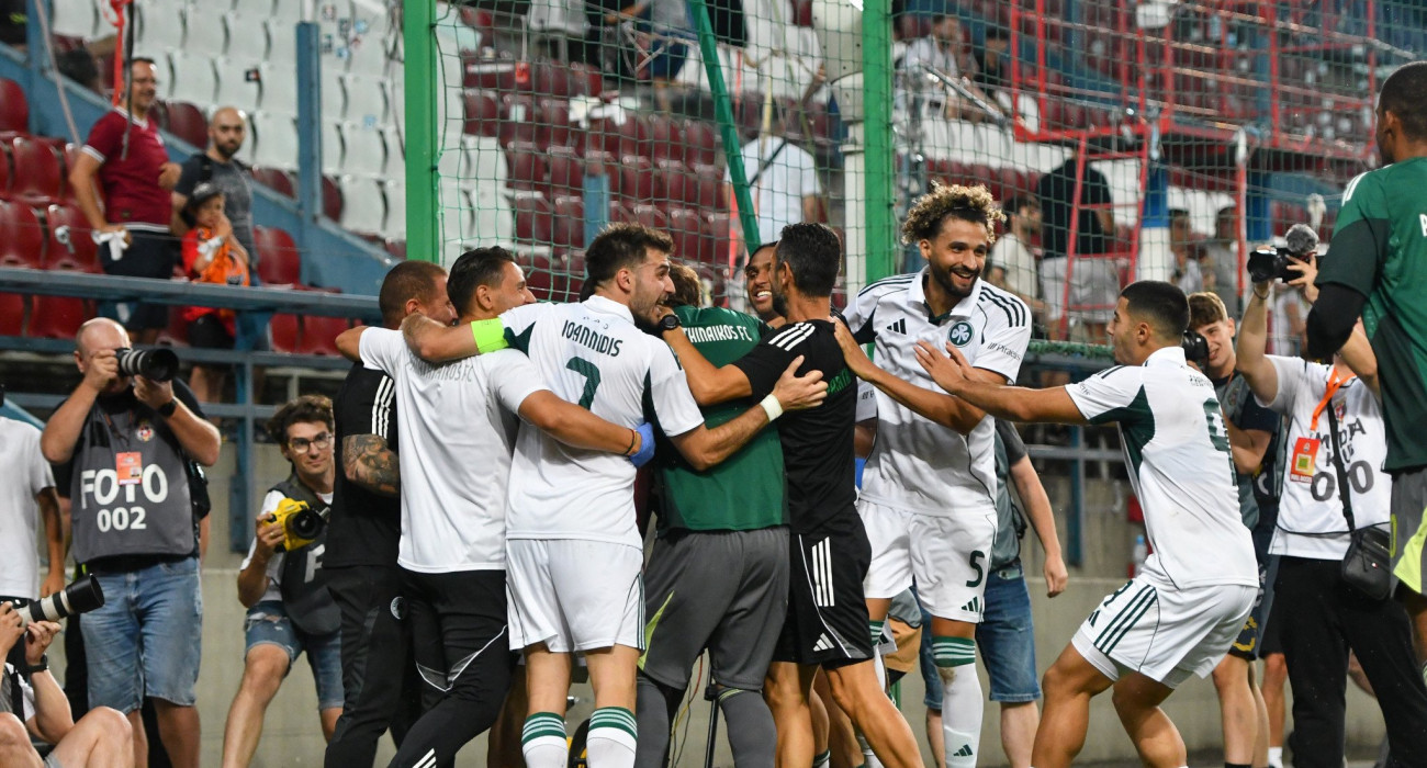 Οι παίκτες του Παναθηναϊκού πανηγυρίζουν την πρόκριση επί της Σαχτάρ / Πηγή: Eurokinissi