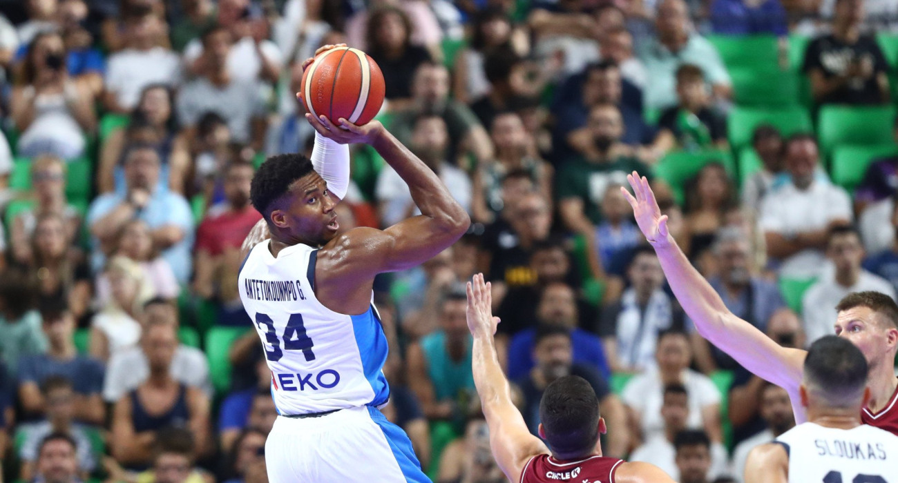 Ο Γιάννης Αντετοκούνμπο σε στιγμιότυπο του παιχνιδιού με τη Λετονία, Πηγή: Eurokinissi