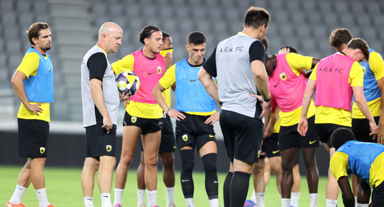 Ο Μάρκο Νίκολιτς και οι παίκτες του /Πηγή: Intime