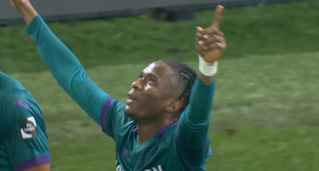 Ο Μούσα Εντιαγέ σε αγώνα της Άντερλεχτ / Screenshot