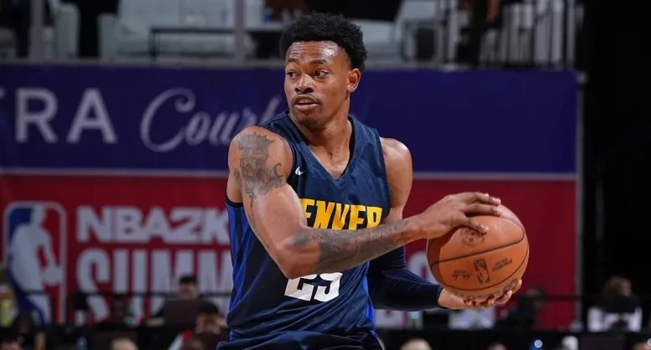 Ο Αντόνις Αρμς