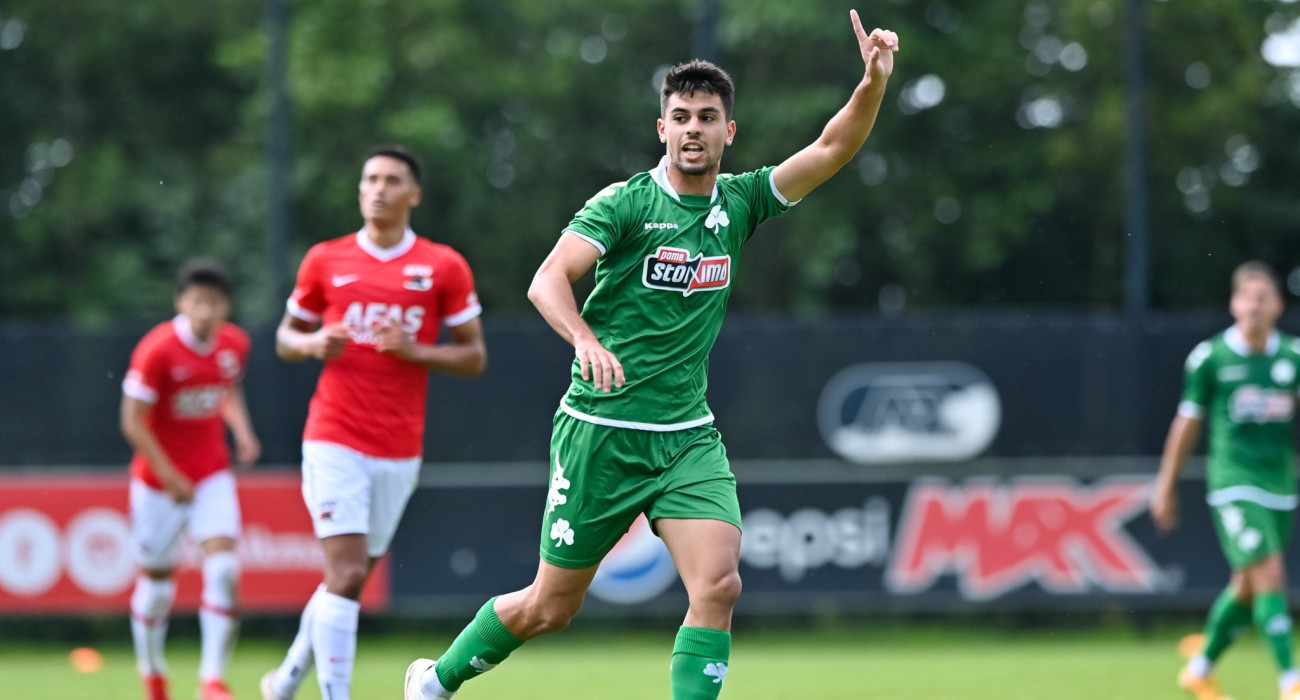 Ο Ανδρέας Αθανασακόπουλος με τη φανέλα του Παναθηναϊκού / Πηγή: Eurokinissi