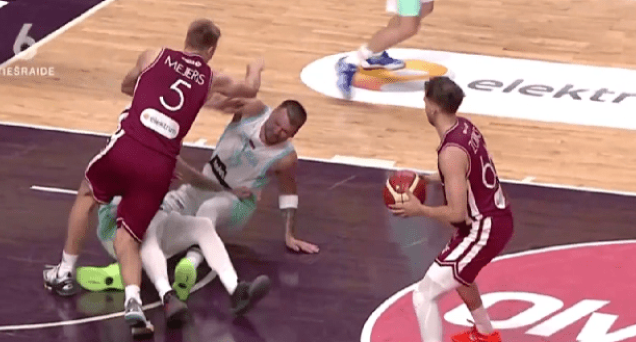 Η στιγμή του τραυματισμού του Ντόντσιτς