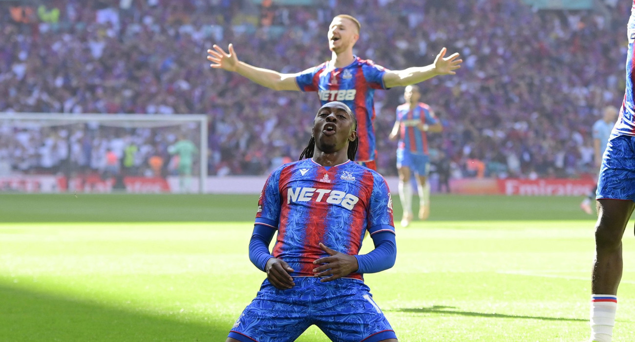 Ο Εμπερέτσι Έζε πανηγυρίζει με την Κρίσταλ Πάλας / Πηγή: Eurokinissi