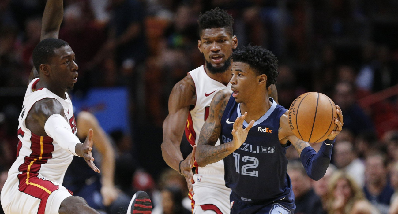 O Κρις Σίλβα και ο Κέντρικ Ναν ως συμπαίκτες στους Χιτ κάνουν νταμπλ τιμ στον Τζα Μοράντ των Γκρίζλις / Πηγή: Michael Reaves / Getty Images / Ideal Images