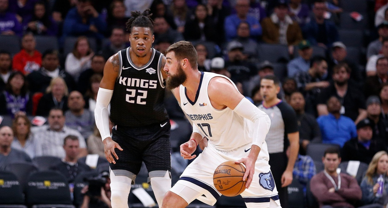 Ο Χολμς με τους Κινγκς και ο Βαλαντσιούνας με τους Γκρίζλις ως αντίπαλοι στο NBA το 2021 / Πηγή: Lachlan Cunningham / Getty Images / Ideal Images