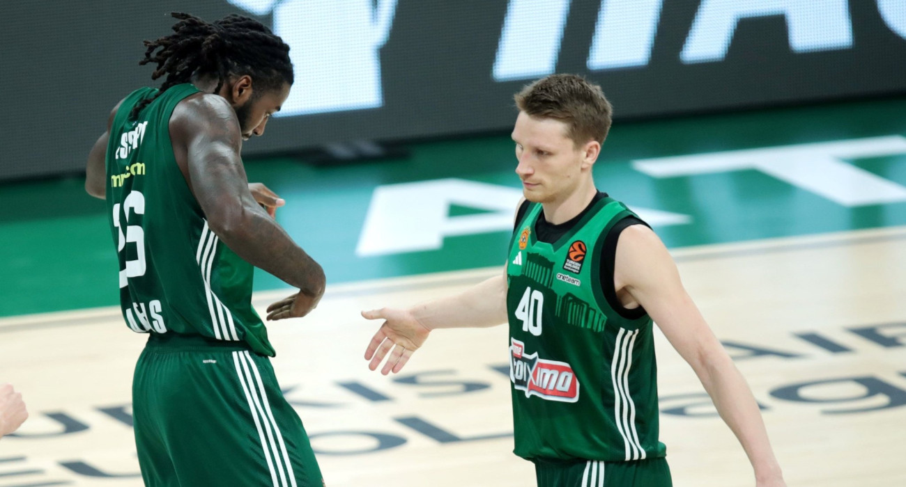 Ο Ματίας Λεσόρ με τον Μάριους Γκριγκόνις, Πηγή: Intime