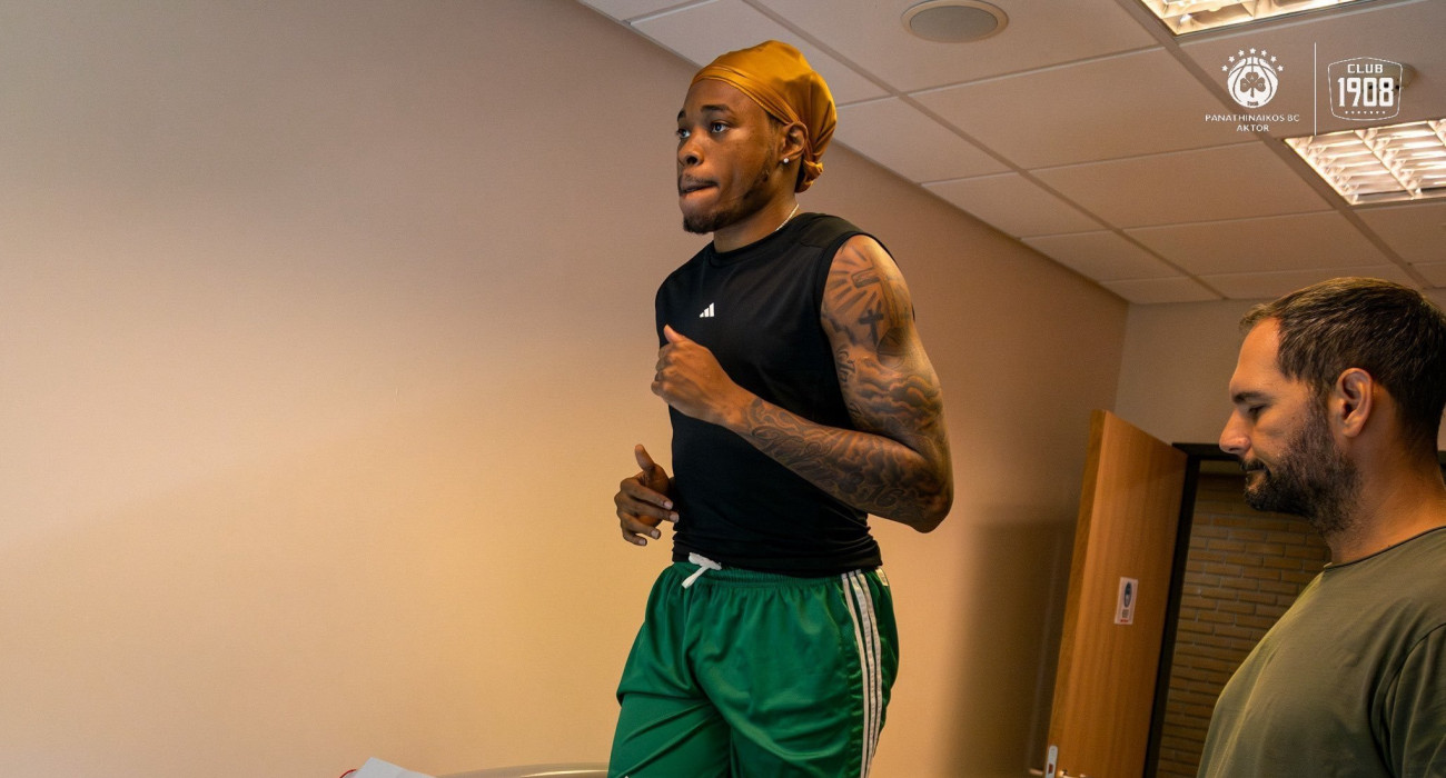 Ο Ρισόν Χολμς κατά τη διάρκεια των ιατρικών εξετάσεων/Πηγή: x.com@paobc