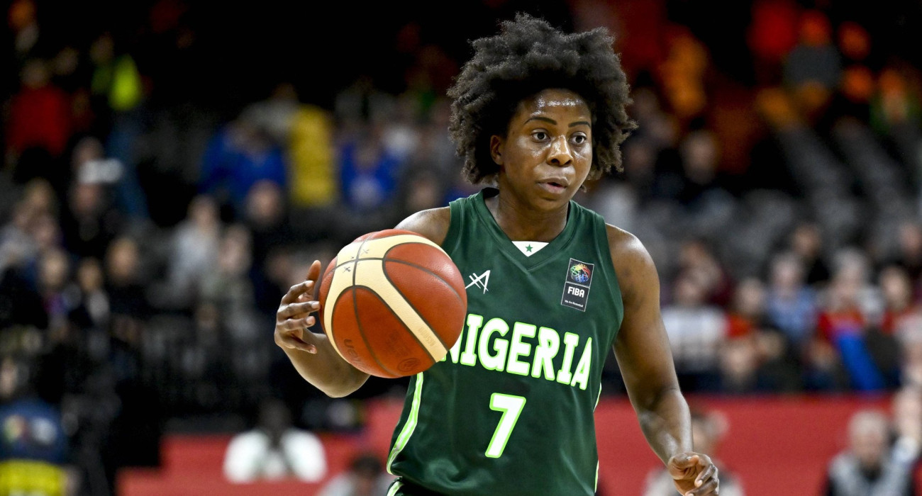 Η Σάρα Ογκόκε με την εθνική ομάδα της Νιγηρίας / Πηγή: Imago