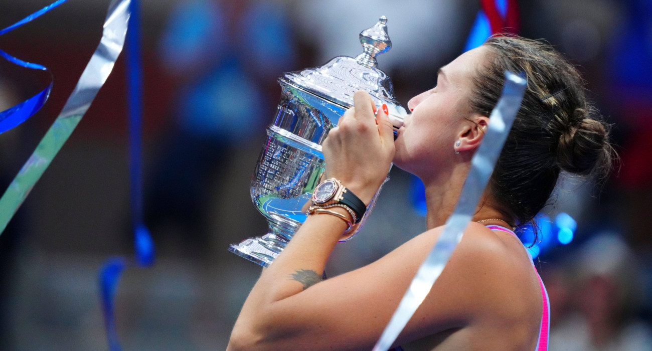 Η Αρίνα Σαμπαλένκα με το τρόπαιο του US Open 2024 / Πηγή: Imago