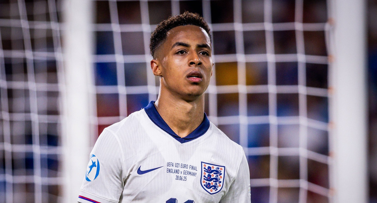Ο Ομάρι Χάτσινσον με την U21 της εθνικής Αγγλίας / Πηγή: Imago