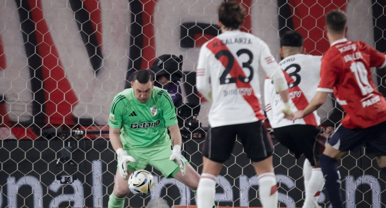 Ο Αρμάνι ήταν ο μεγάλος πρωταγωνιστής της αναμέτρησης της Ιντεπετιέντε με την Ρίβερ Πλέιτ / Πηγή: Imago