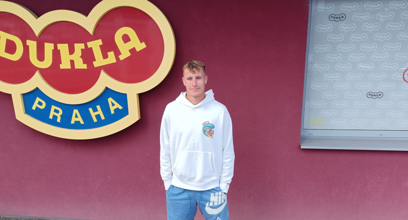 Μάριος Πουρζιτίδης στο Athletiko: «Προτείνω το πρωτάθλημα Τσεχίας στους Έλληνες, “τιμώρησα” τον Ζαφείρη για να μάθει να μου κάνει ποδιές»