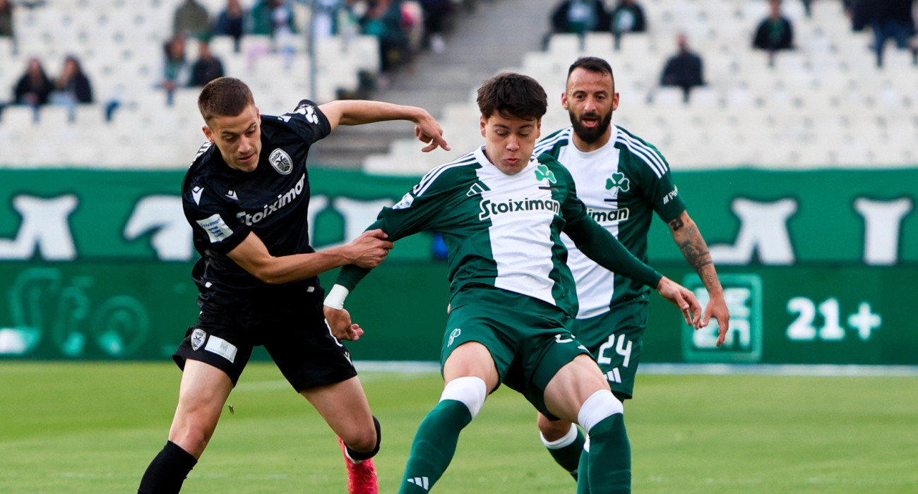 Γιάννης Κωνσταντέλιας και Φακούντο Πελίστρι σε αγώνα του ΠΑΟΚ με τον Παναθηναϊκό / Πηγή: Eurokinissi