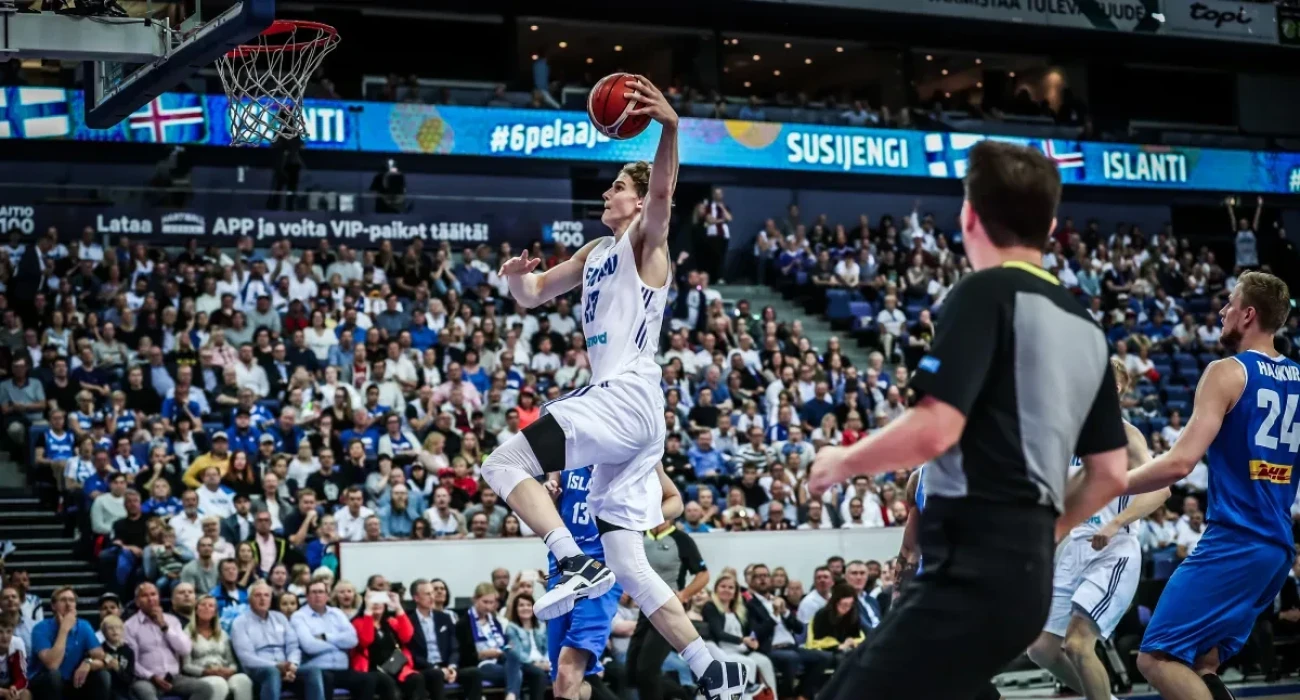 Ο Λάουρι Μάρκανεν με την φανέλα της Εθνικής Φιλανδίας - Πηγή: FIBA Basketball
