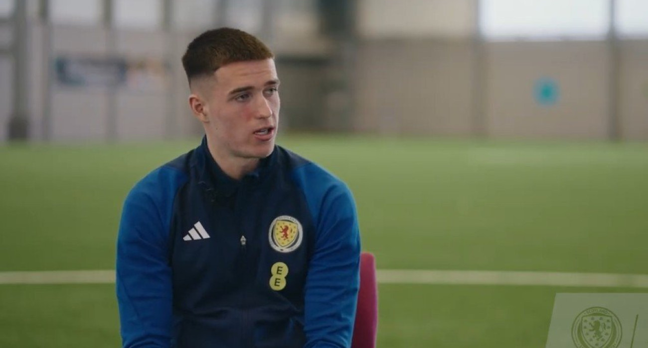 Ο Μαξ Τζόνστον / Screenshot