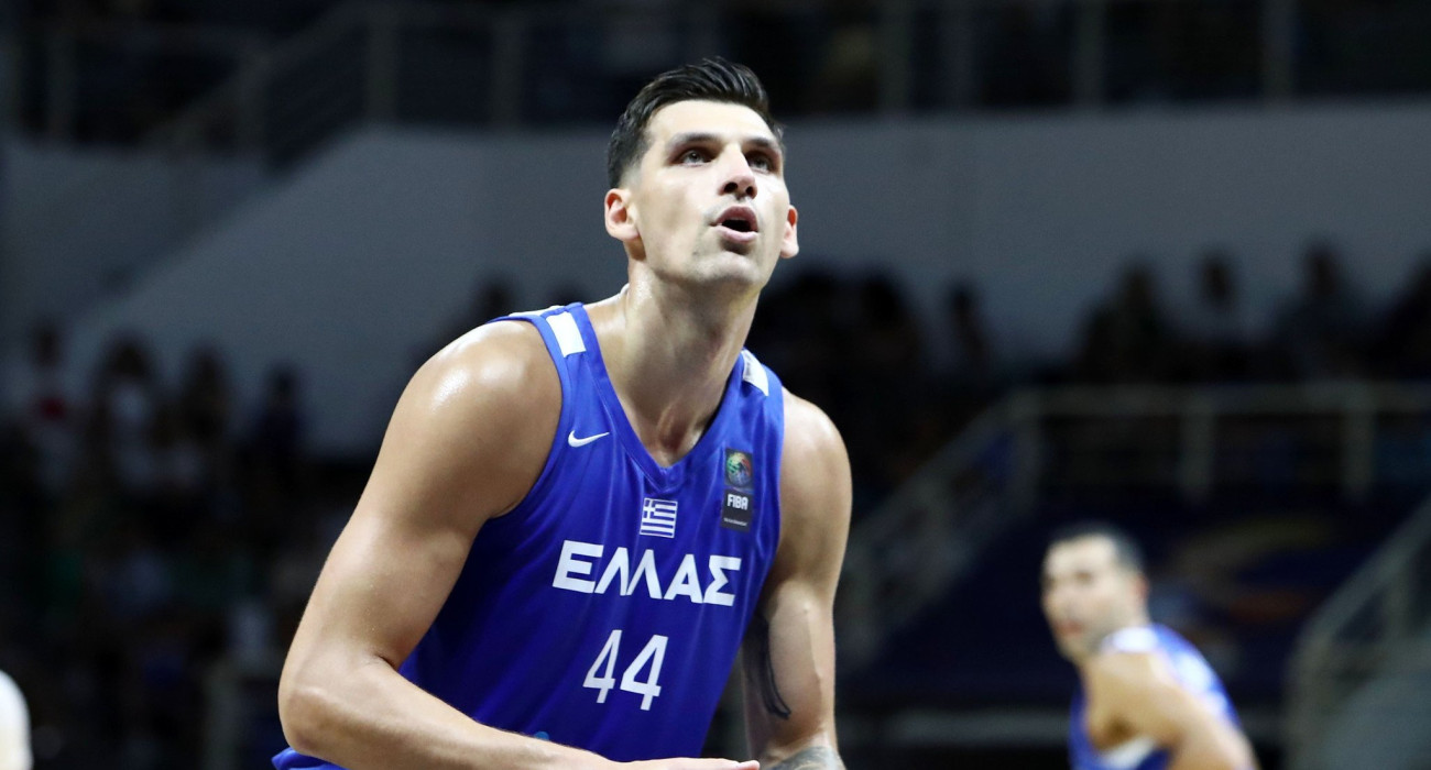 Ο Ντίνος Μήτογλου στο φιλικό της Ελλάδας με το Μαυροβούνιο, Πηγή: Intime