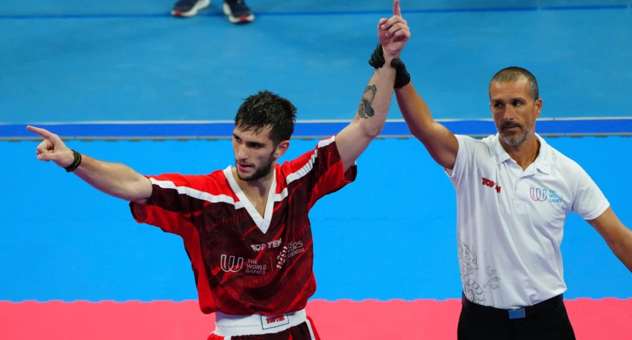 Ο Δημήτρης Οικονόμου